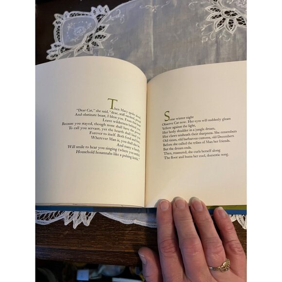 A Wreath of Christmas Legends by Phyllis McGinley 1968 - Picture 7 of 7